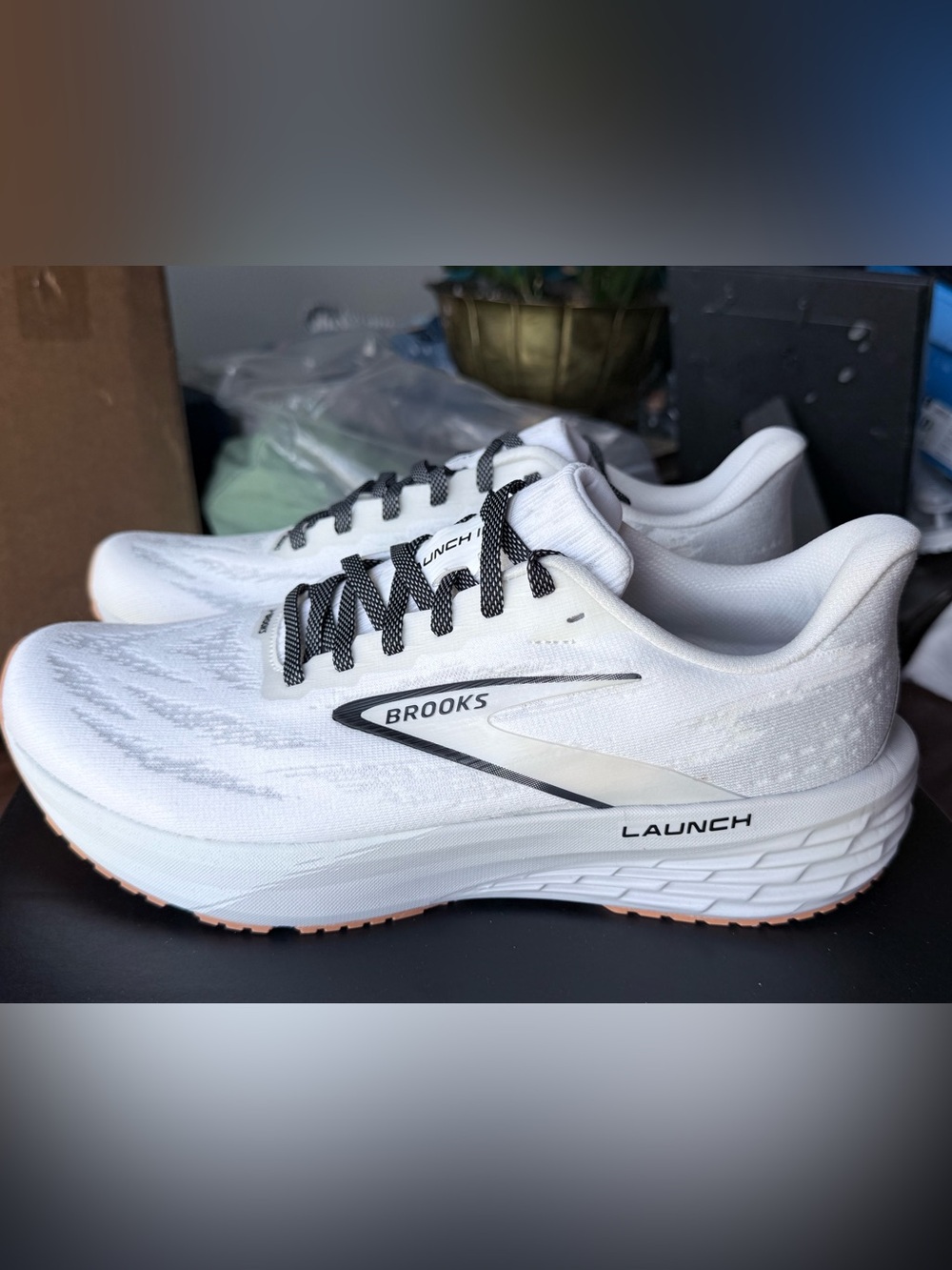Brooks Launch 11